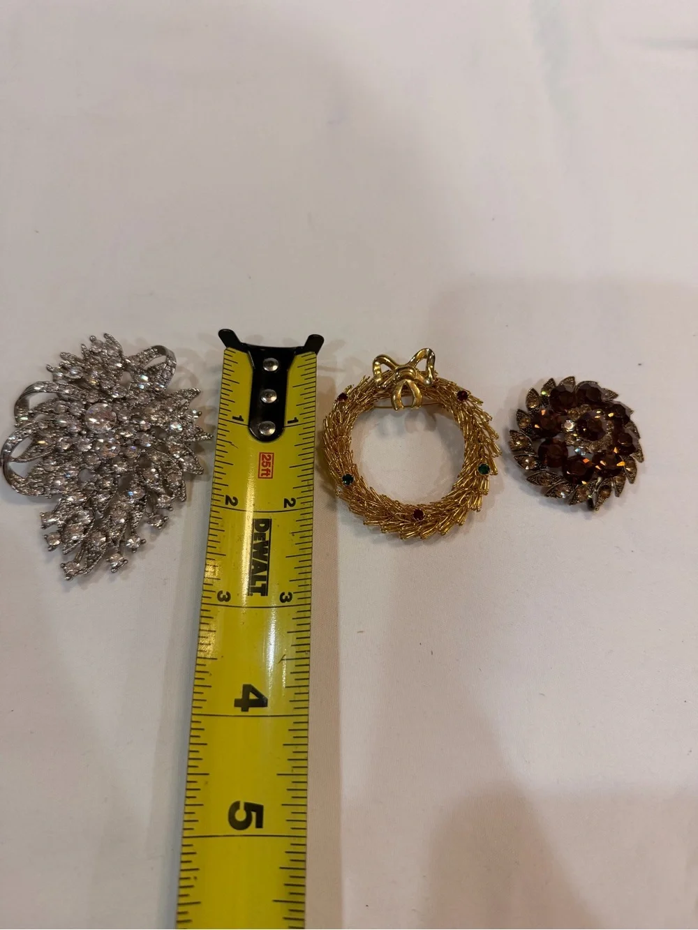 N/A elegant gold